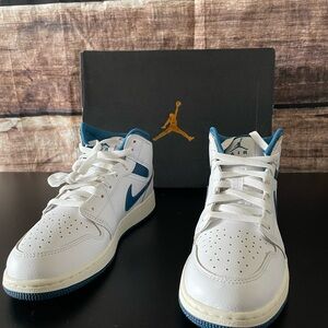 Retro 1 Jordan 1 Mid